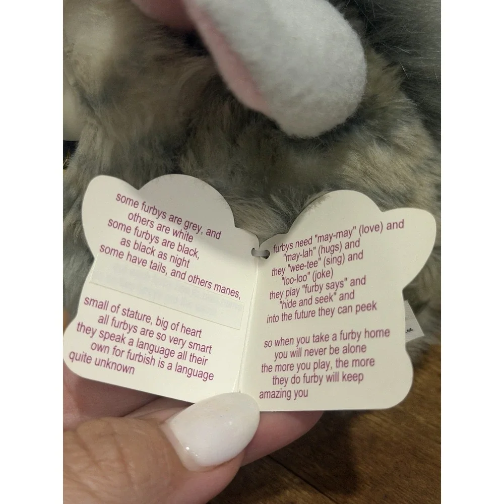 1998 Furby Gray Wolf Church Mouse Original w/ Tags Teal Green Swirl Eyes Gen 1